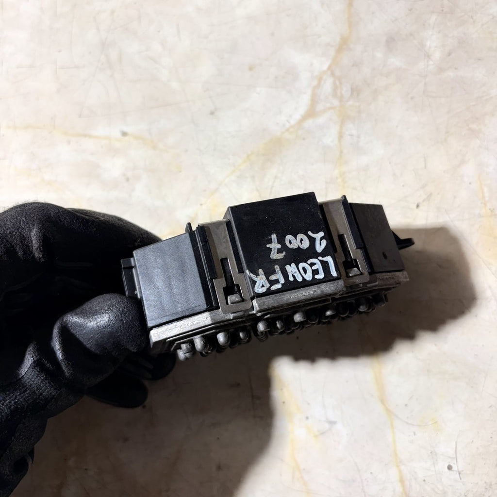 SEAT LEON FR MK2 2006-2012 HEATER BLOWER MOTOR CONTROL REGULATOR 3C0907521B