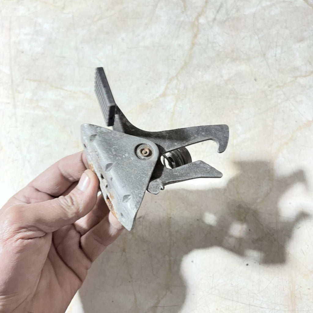 Volvo S40, V40 2003 bonnet hood lock catch