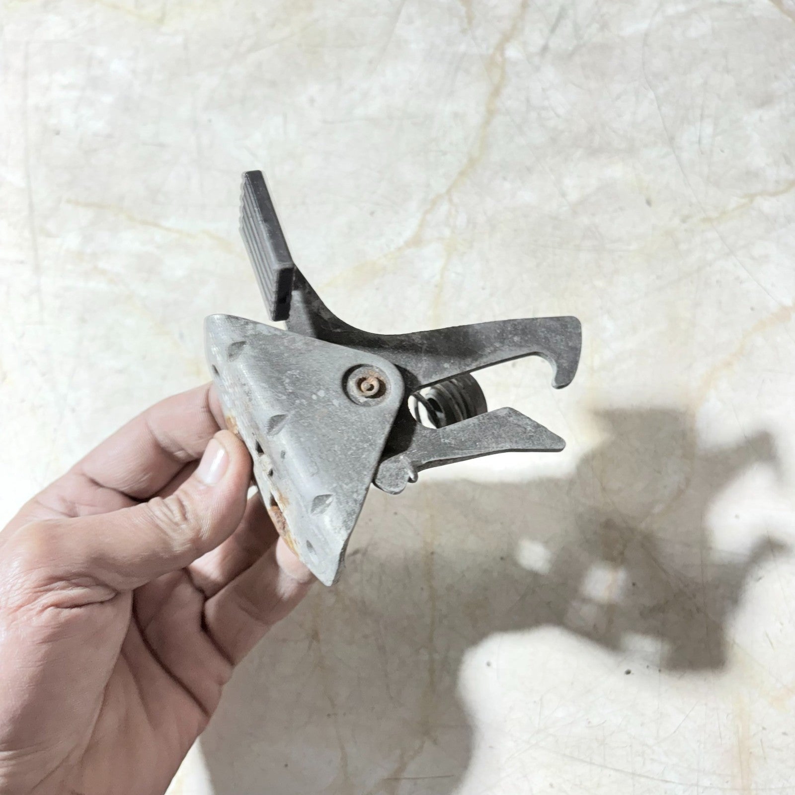 Volvo S40, V40 2003 bonnet hood lock catch