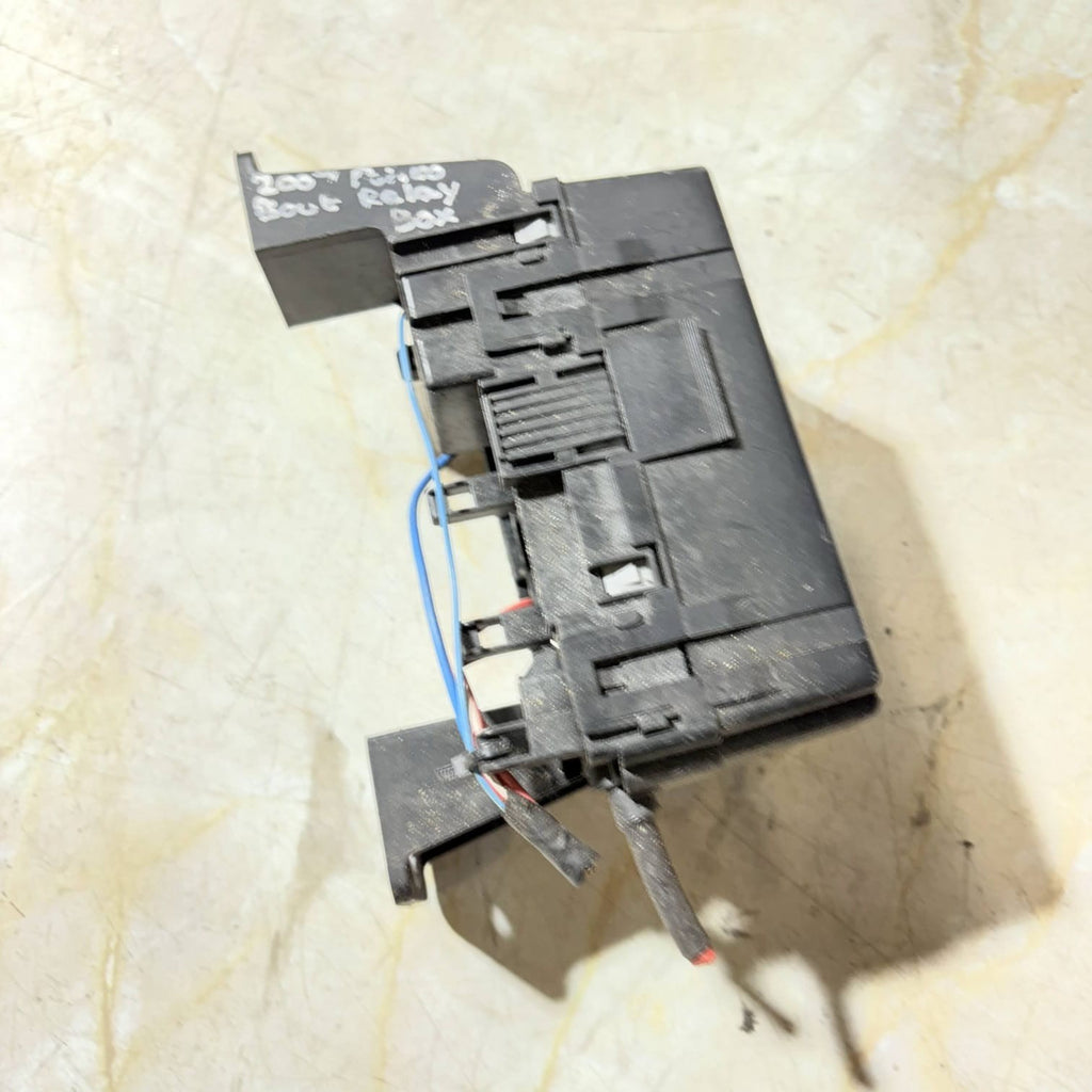 Fuse box Boot Relay box for Opel Meriva UK1275873-88 2007