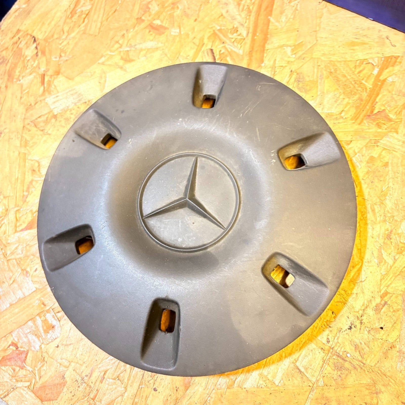 Mercedes Sprinter Centre Wheel Trim Hub Cap Cover A9064010025