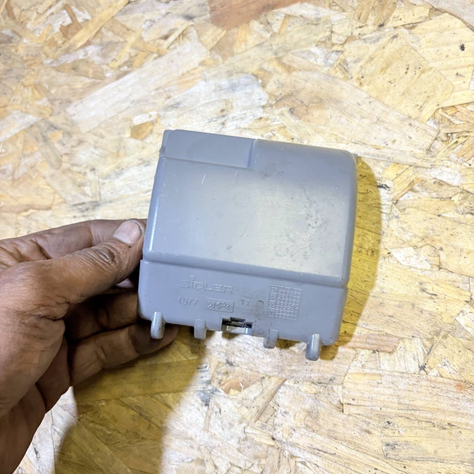 TOYOTA TT FRONT ASH TRAY 1577