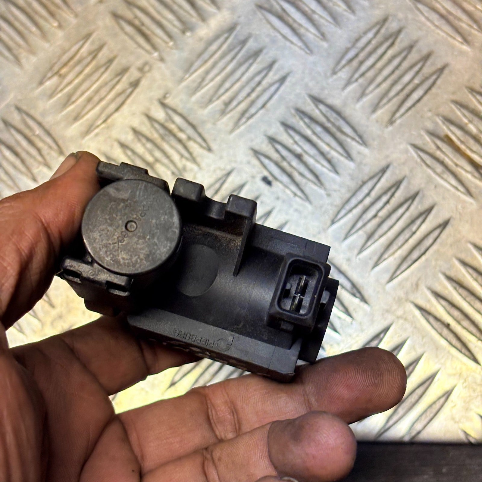 Kia Sorento 2.5 CRDi Solenoid Valve 2002-2006 103kW