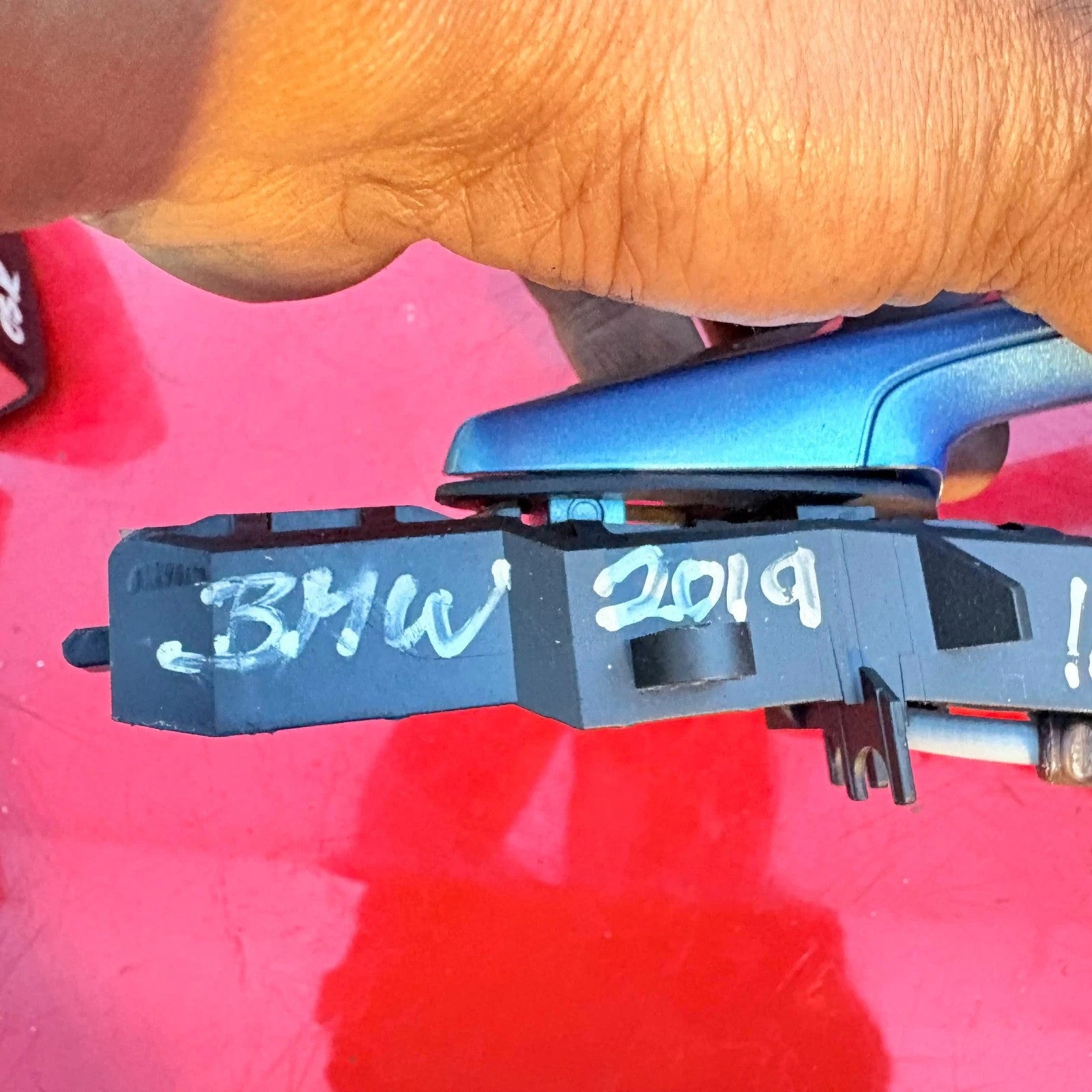 BMW 118 DOOR HANDLE CARRIER FRONT PASSENGER SIDE 7297749 2019