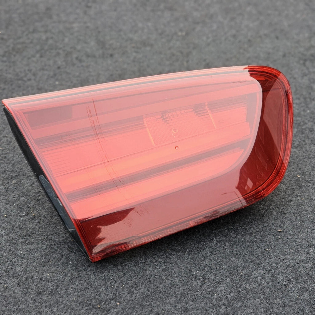 BMW 1 SERIES PASSENGER INNER REAR BOOTID LIGHT F20 F21 F03603500