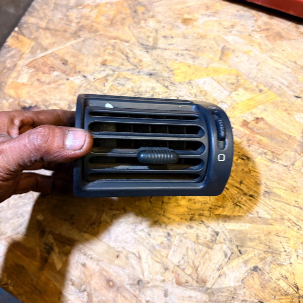 FIAT SCUDO 1995-2007 FRONT DRIVERS SIDE DASHBOARD AIR VENT