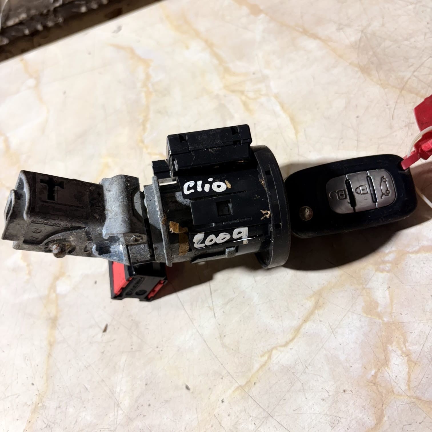 RENAULT 2009 21673884-72 8200214173g Ignition Barrels(Ignition Swit UK2328015-00