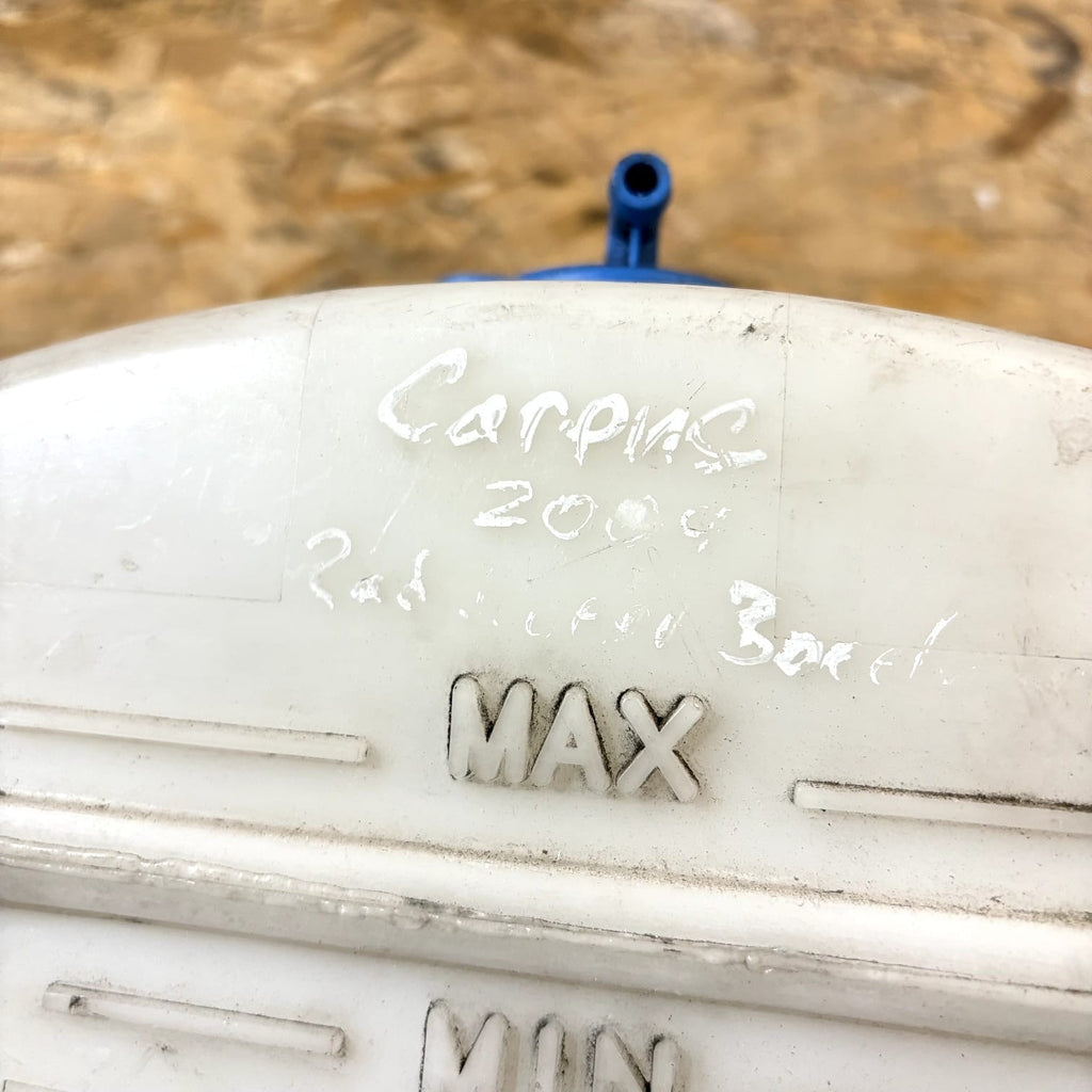 KIA CARENS RS 2.0 CRDi Coolant Expansion Tank OK2KB-15350 0K2KB-15350 83kw 2004
