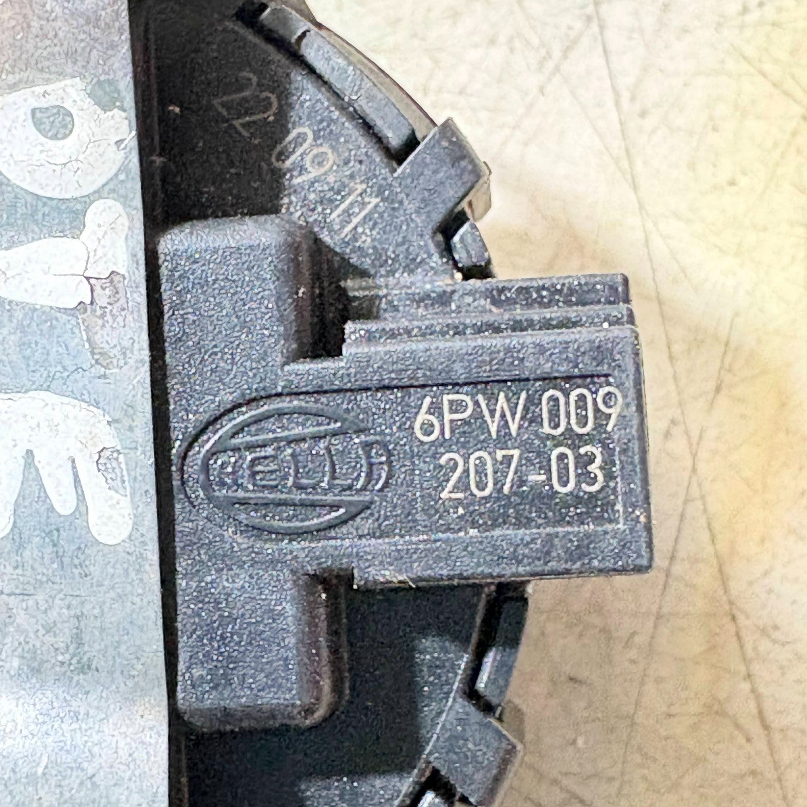 28536-EB30C Nissan Note 2011 Windscreen Rain and Light Solar Sensor