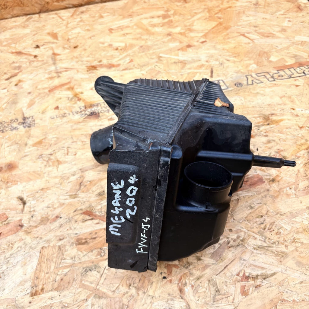 RENAULT MEGANE MK2 2004 1.6 PETROL AIR INTAKE BOX 8200401500 8200176558