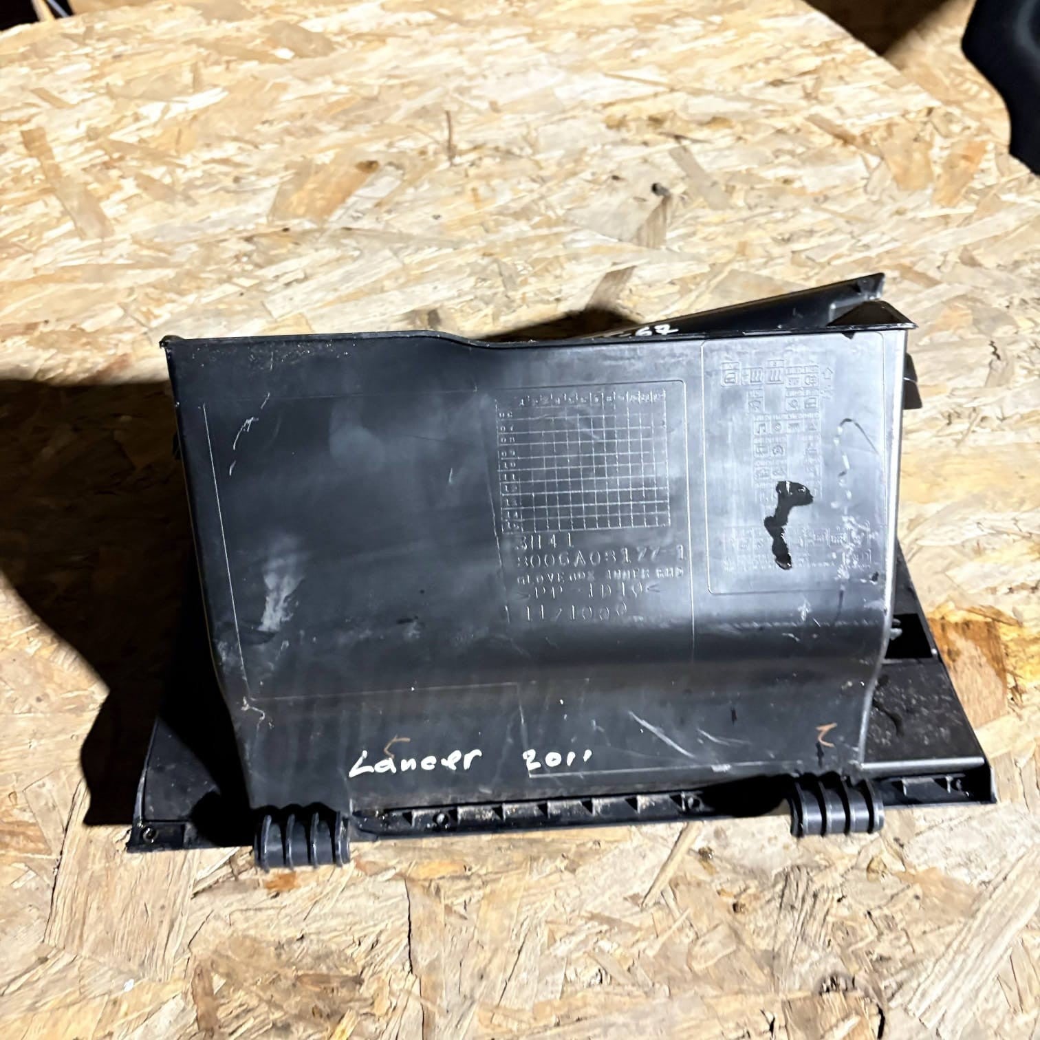 2011 MITSUBISHI LANCER GLOVE BOX STORAGE COMPARTMENT 8006A081ZZ-1