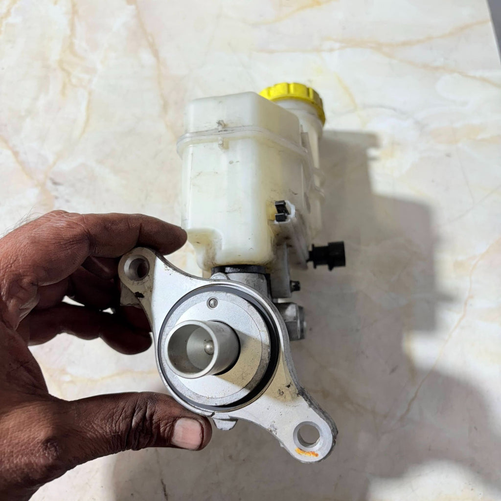 FIAT 500 BRAKE MASTER CYLINDER 32069666 HATCHBACK 2013