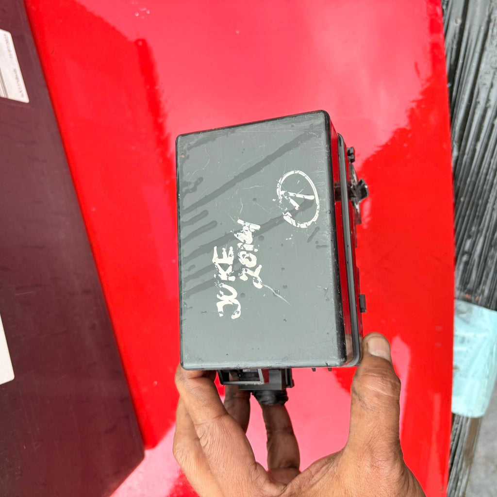Nissan Juke F15 2010-2019 Engine Bay Fuse Relay Box Cover 24382-1KN0A