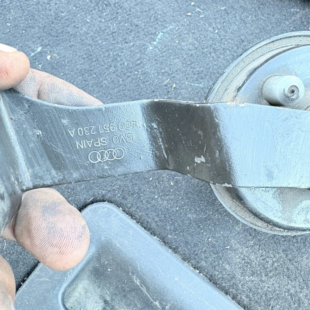 PEUGEOT 208 GTI HORN SIGNAL 2013 A046466
