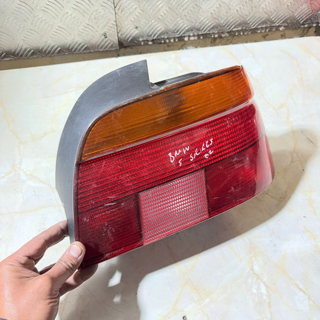 1998-2000 BMW 5 SERIES REAR TAILLIGHT LAMP