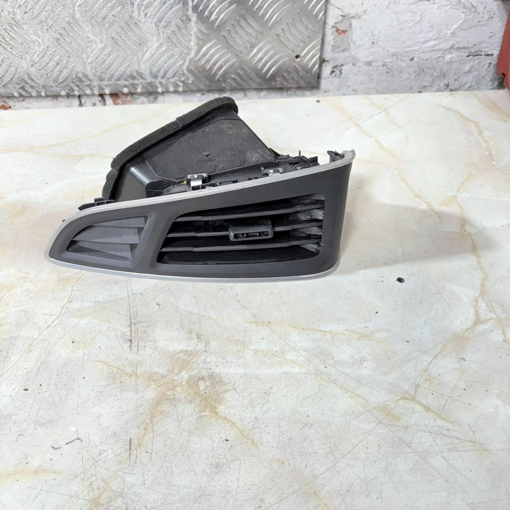 Ford Focus Mk3 2011-2014 RHD Passenger Left Dashboard Air Vent BM51-A018B09-DH