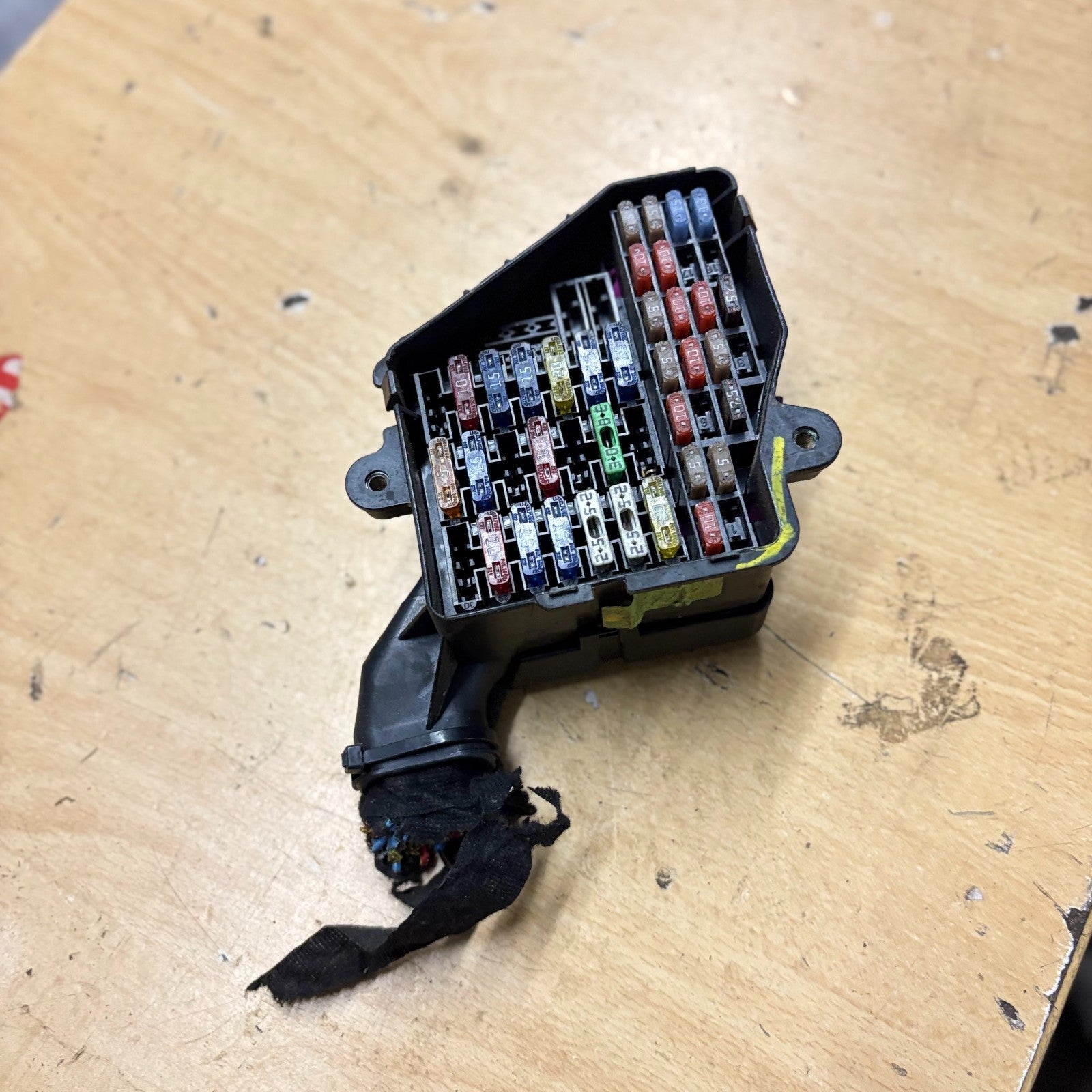 Skoda Octavia Mk2 1Z 2004-2013 RHD Under Dash Fuse Box Interior Fuse Panel