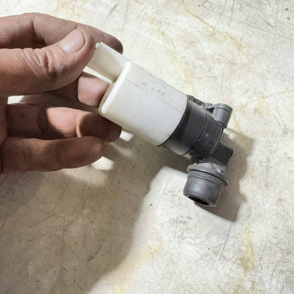 VAUXHALL VIVARO TRAFIC PRIMASTAR WASHER PUMP 8200067015