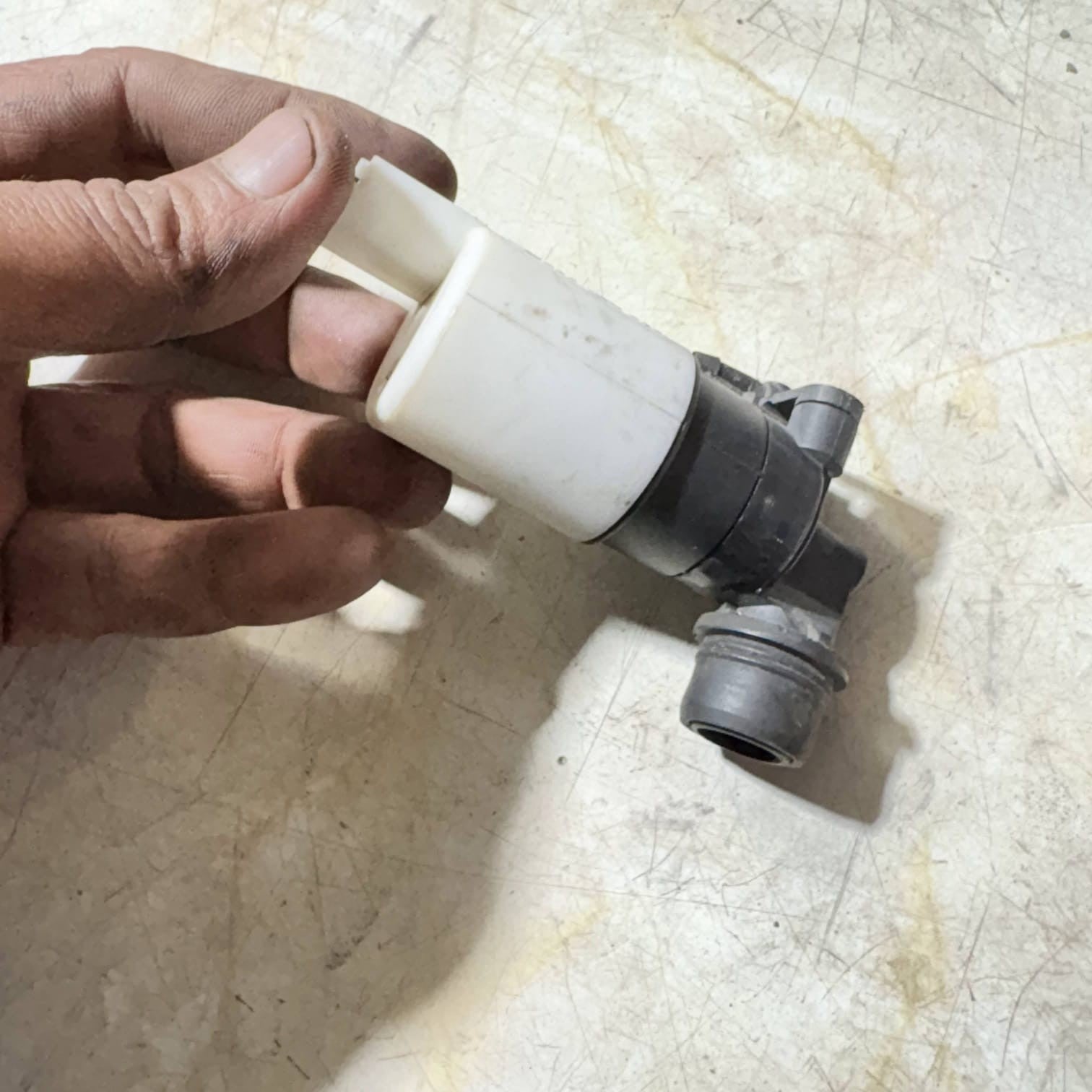 VAUXHALL VIVARO TRAFIC PRIMASTAR WASHER PUMP 8200067015