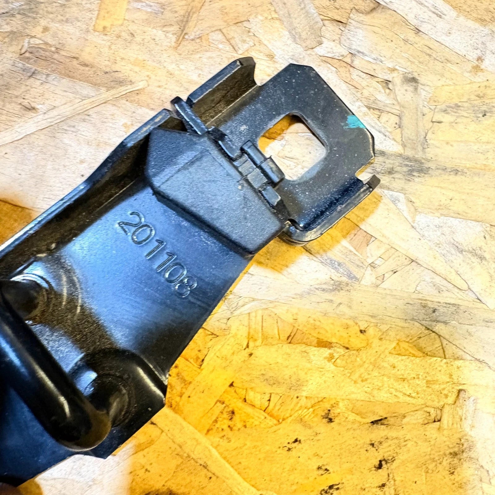 Jaguar Xf Ford Focus mk3 Rear Tailgate Boot Latch 201108