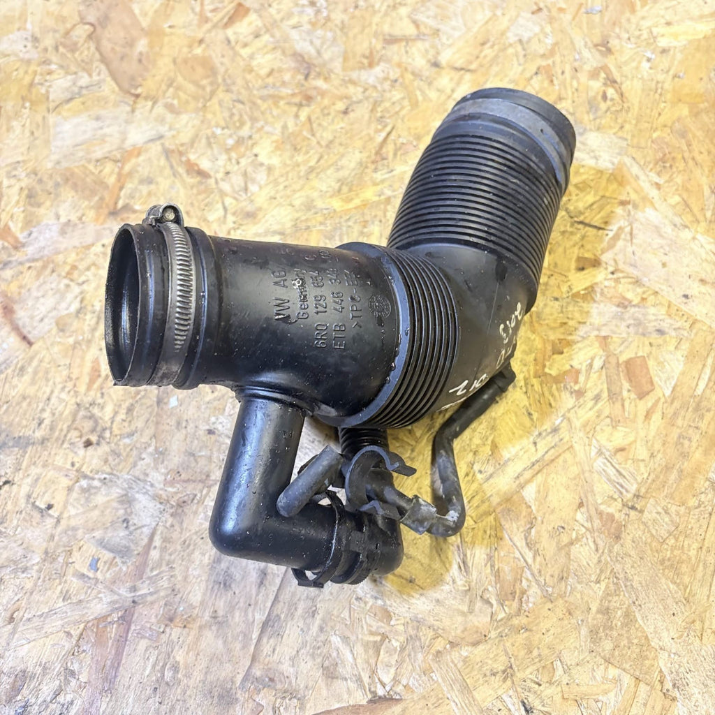 2013 AUDI A1 VW 1.6 CAY AIR INTAKE PIPE 6R0129654C