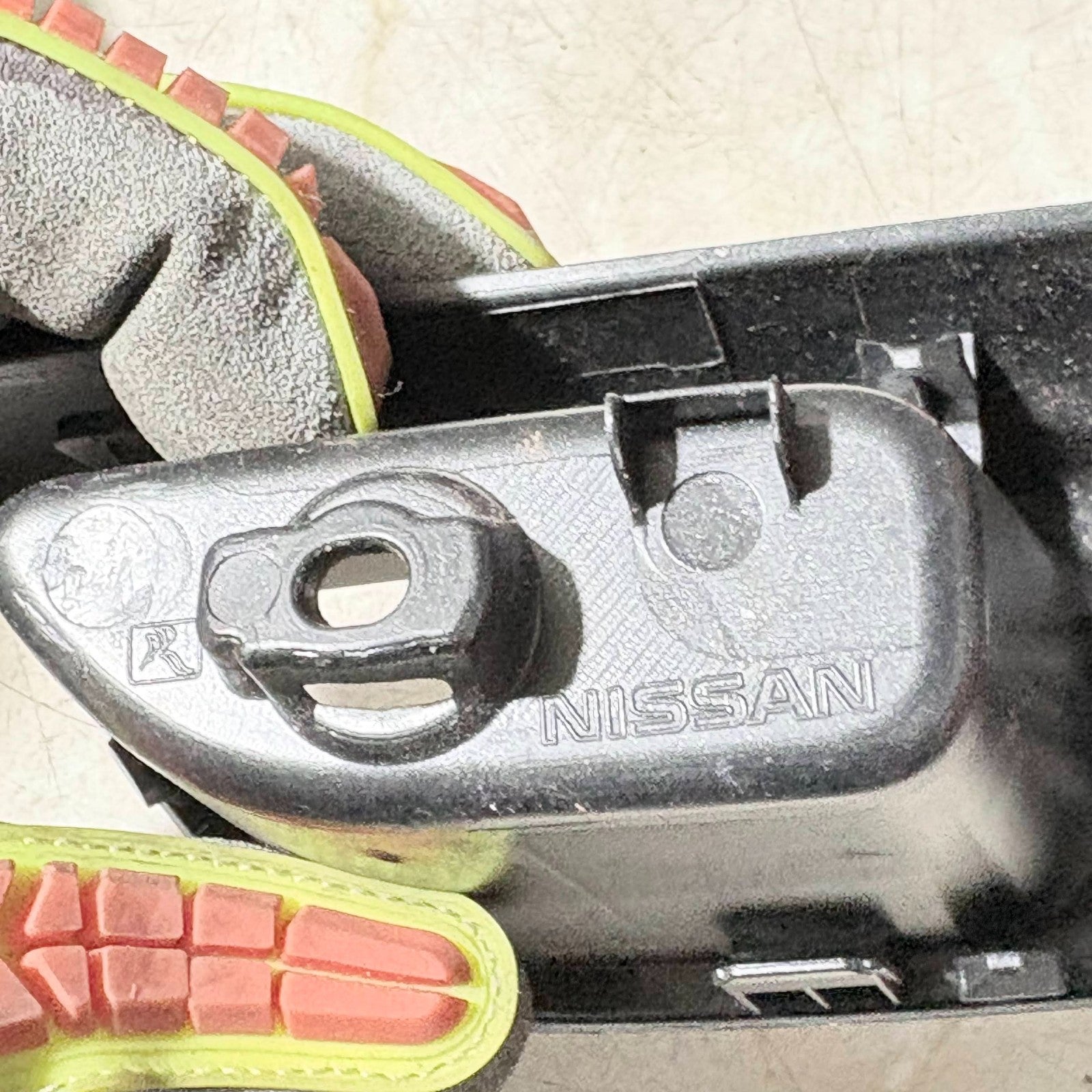 Nissan Juke F15 2010–2014 Front Right Driver Side Window Switch 82961-1KA2A