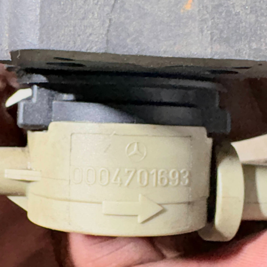 MERCEDES FUEL PETROLREGENERATION PURGE VALVE 0004701693 2000-2002