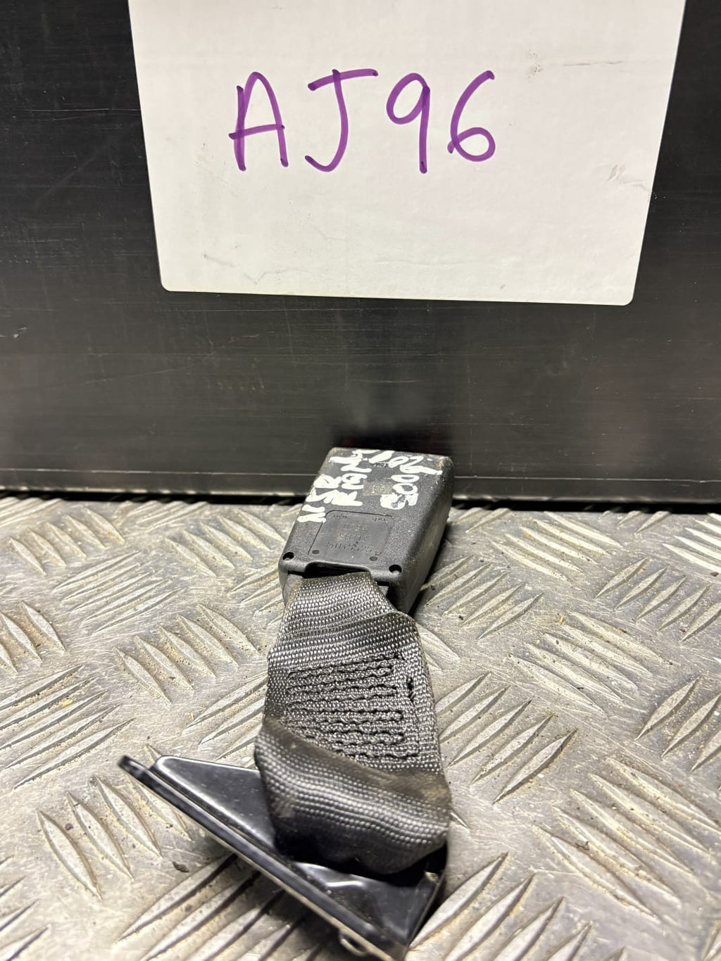 Fiat 500 (312) 2015-2019 Passenger Rear Left Seat Belt Buckle Stalk 34045525