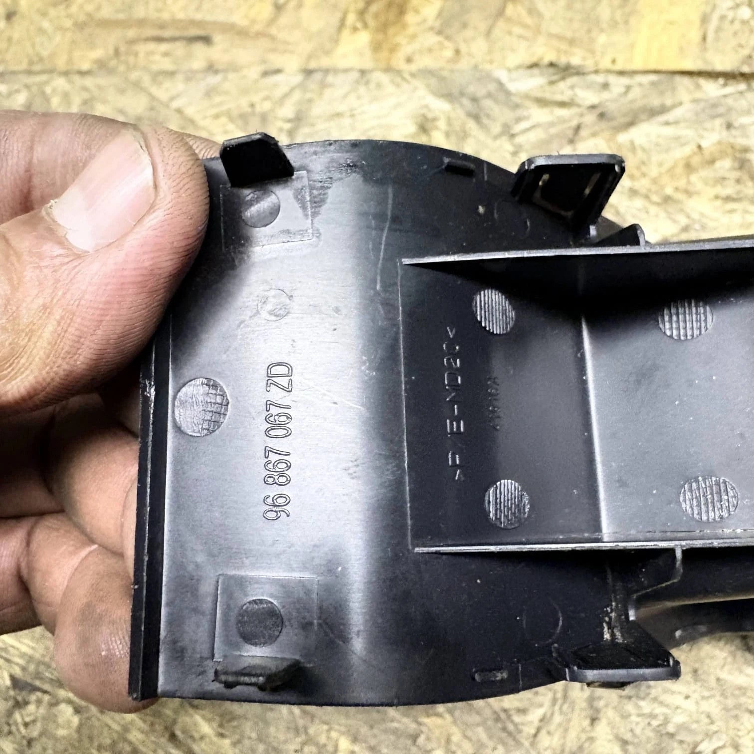 Citroen DS3 2010-2016 Centre Console Storage Compartment Pocket Box 96867067ZD