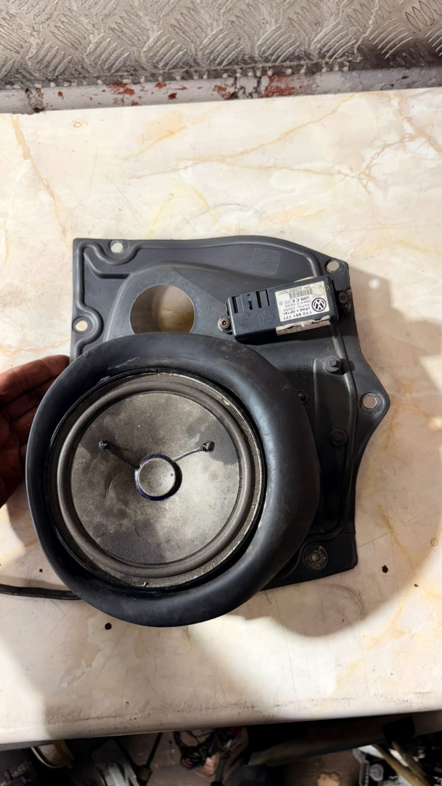 VW Beetle Convertible Drivers Side Rear Speaker Fitting Plate 1Y0951177 2006