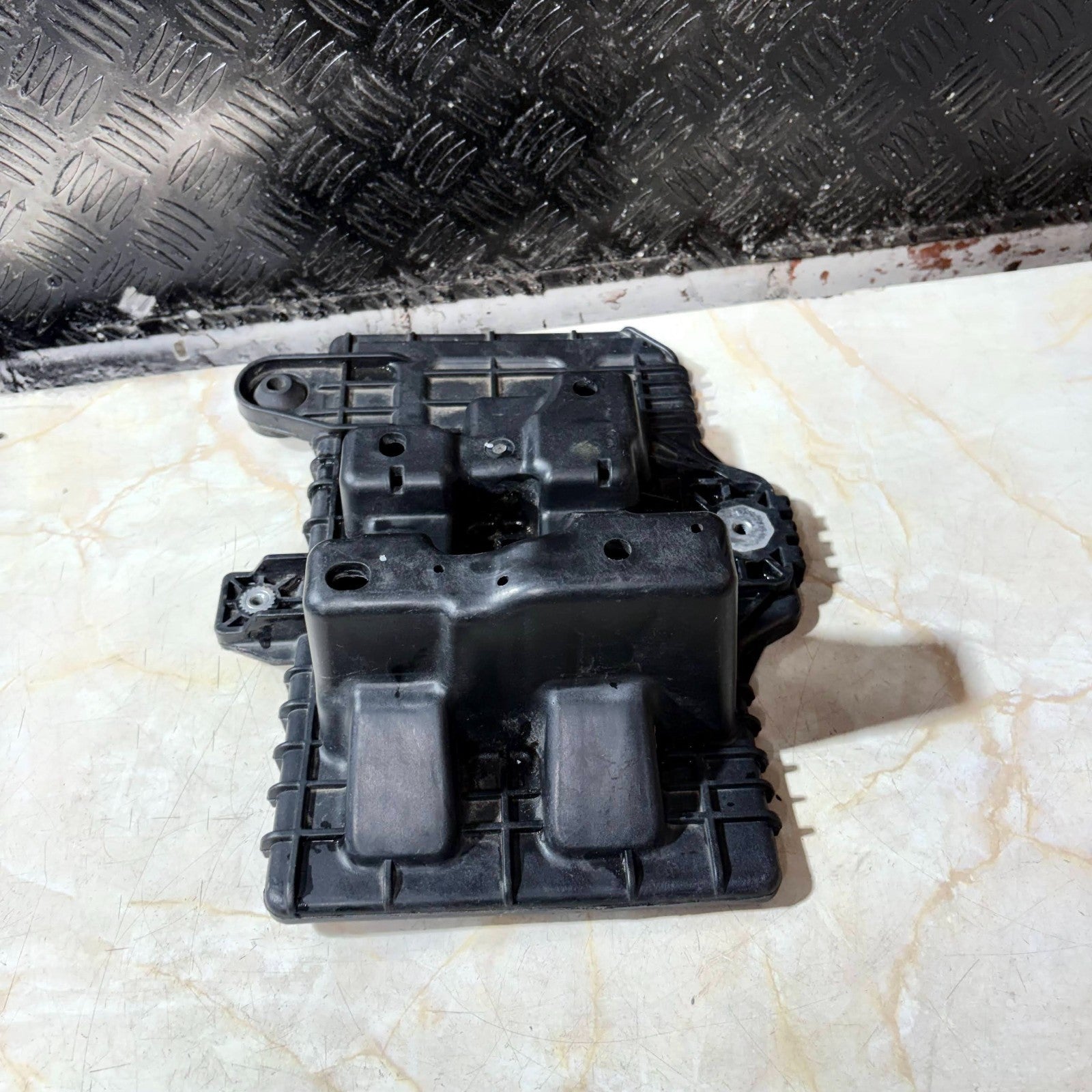 KIA Sportage QL 16-21 1.6 Battery Tray Bracket Holder 37150-D3500