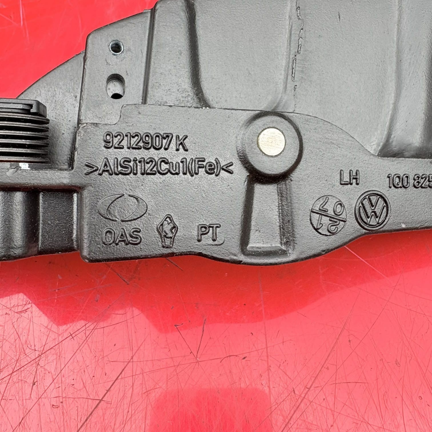 2007 VW EOS SPORT CONVERTIBLE LEFT PASSENGER SIDE ROOF LOCK BEARING 9212907K