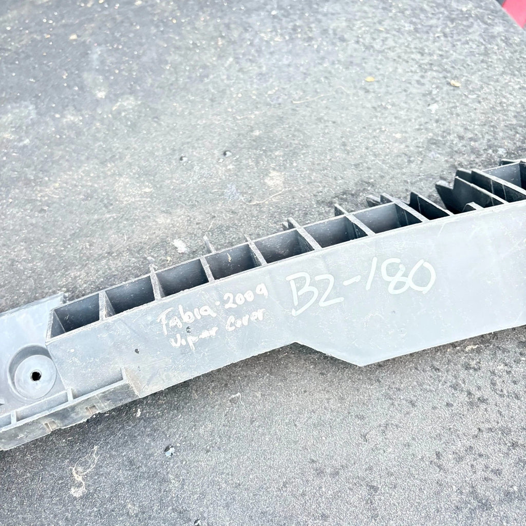 SKODA FABIA FRONT WIPER COWL TRIM SCUTTLE 2007 - 2010