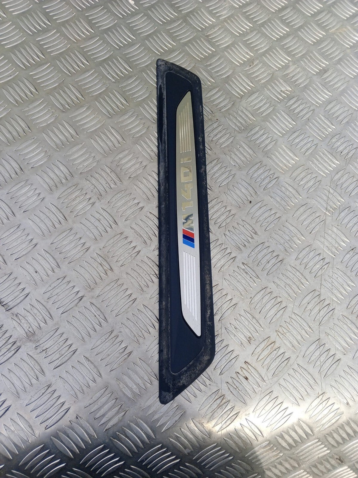 2012-2019 BMW 1 SERIES M140i FRONT DRIVERS SIDE DOOR SILL TRIM 7289218-258918-10