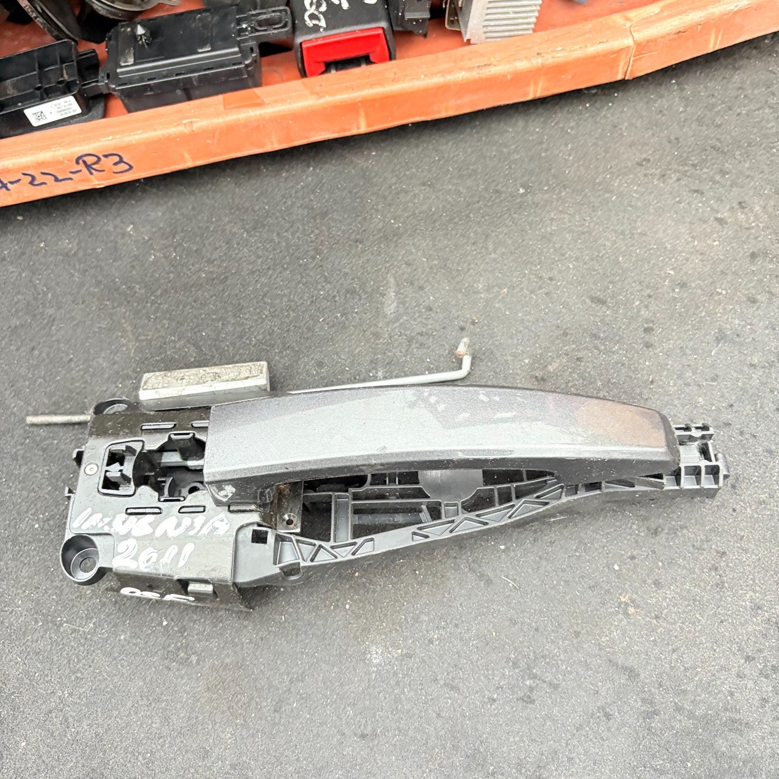 2011 VAXUHALL INSIGNIA DOOR HANDLE FRONT RIGHT SIDE OUTSIDE