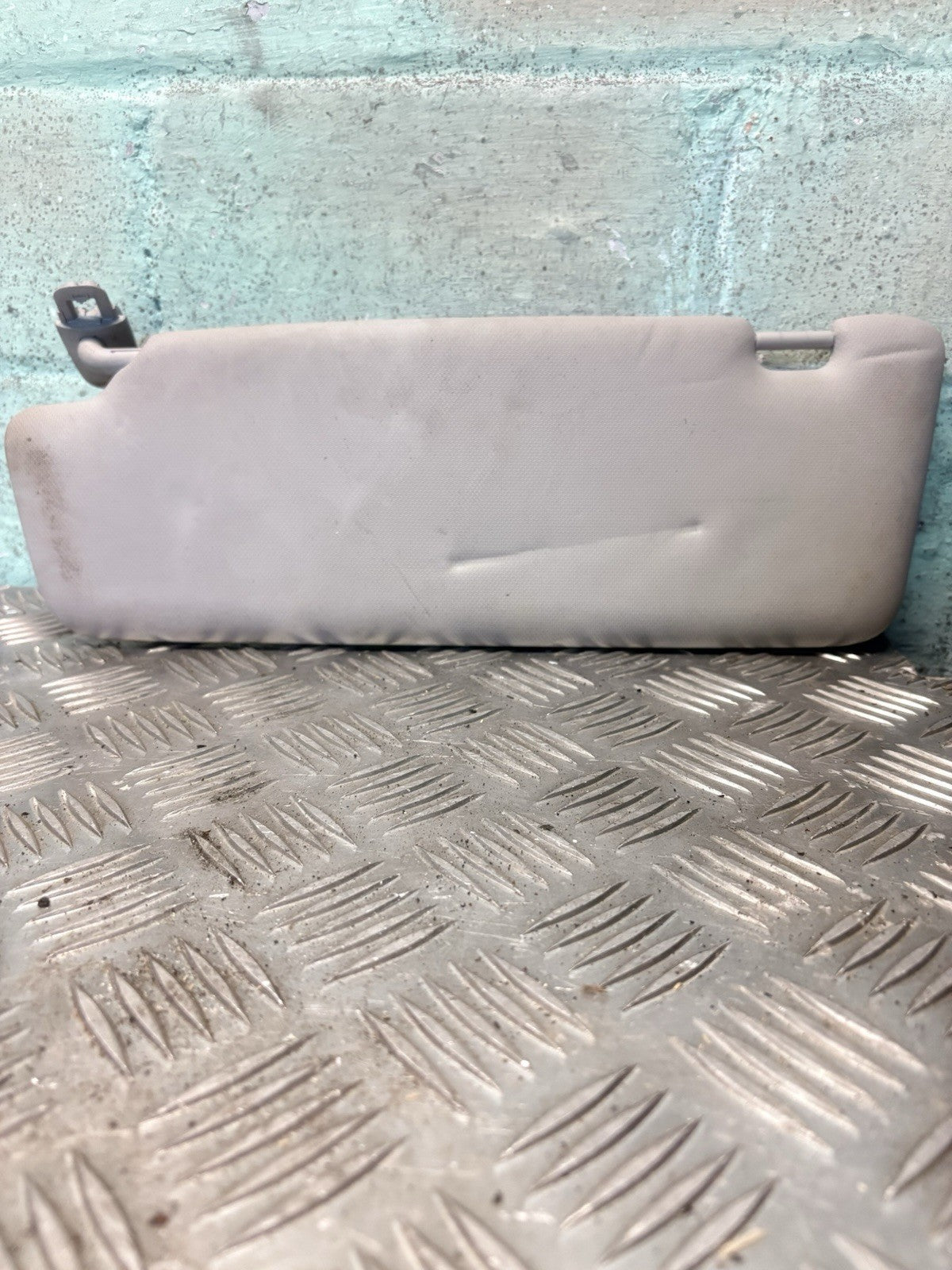 2016 AUDI A3 SUN VISOR RH DRIVER SIDE 8V0857552C