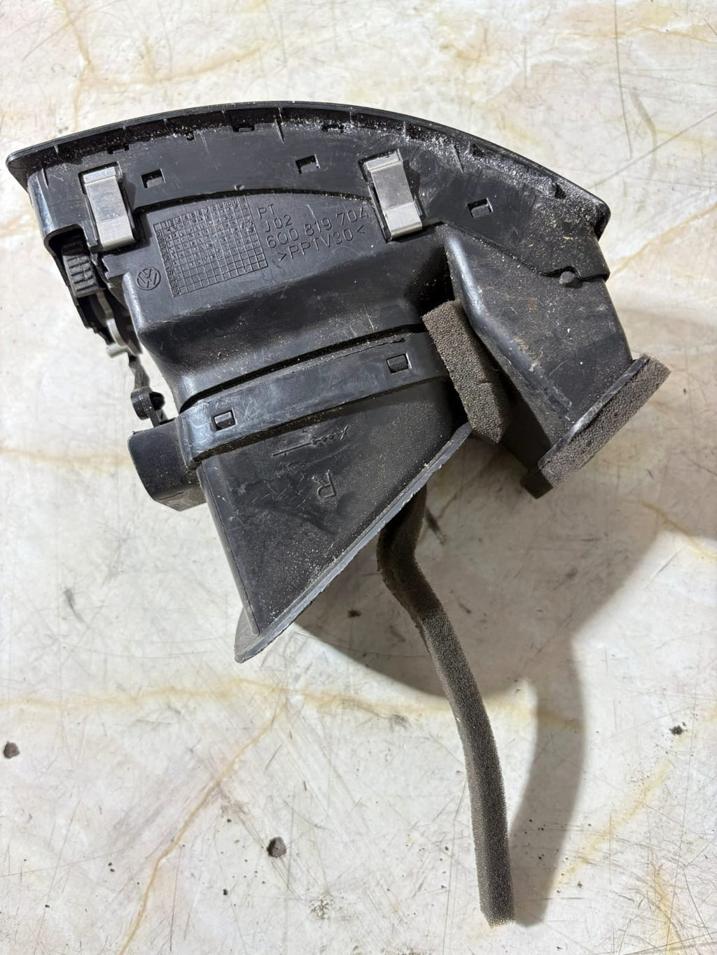 02-05 VW POLO 9N DRIVER FRONT DASHBOARD AIR VENT 6Q0819704 6Q