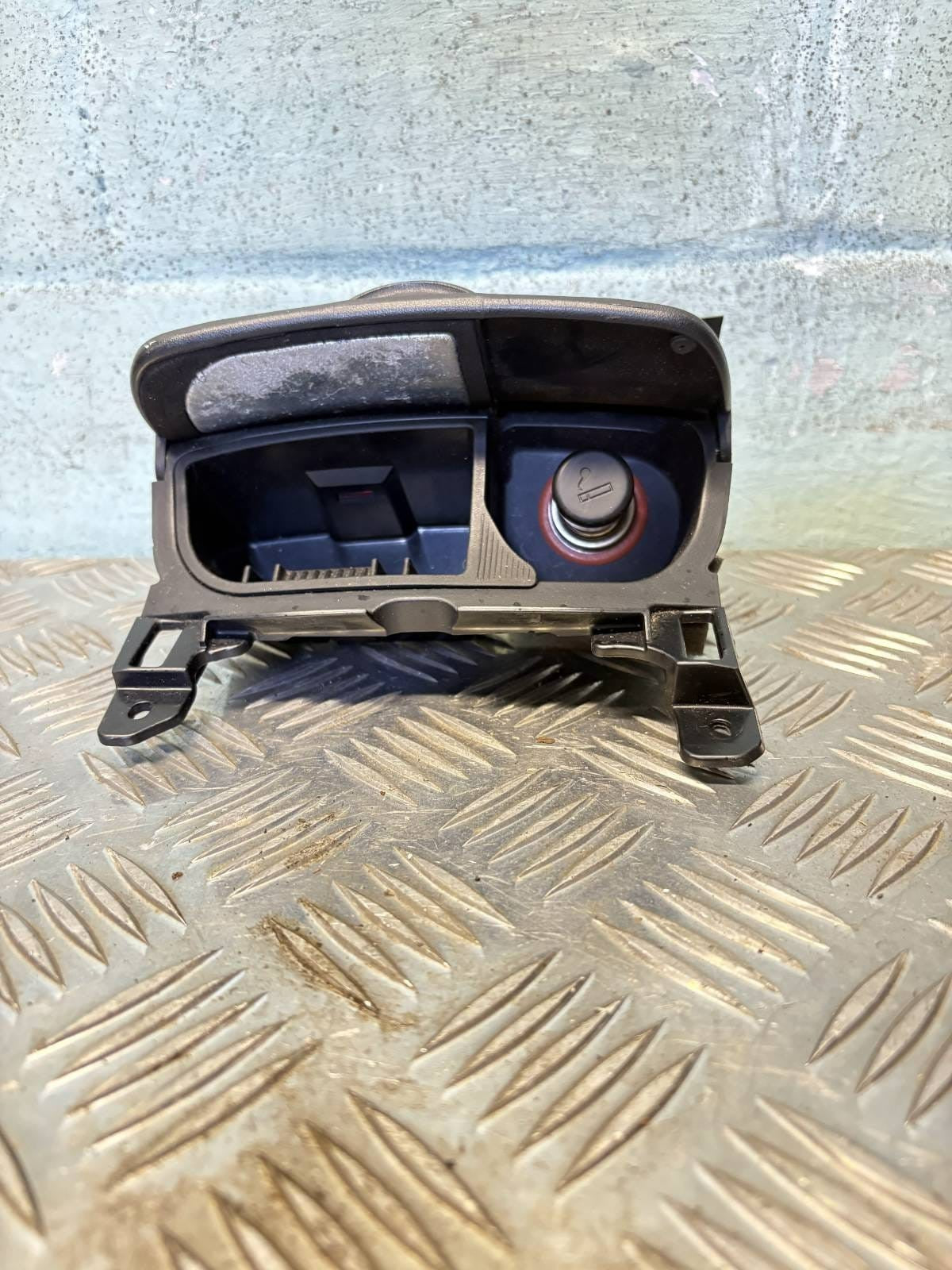 Mazda RX-8 02-08 Pre-Facelift Ashtray Front F15164626