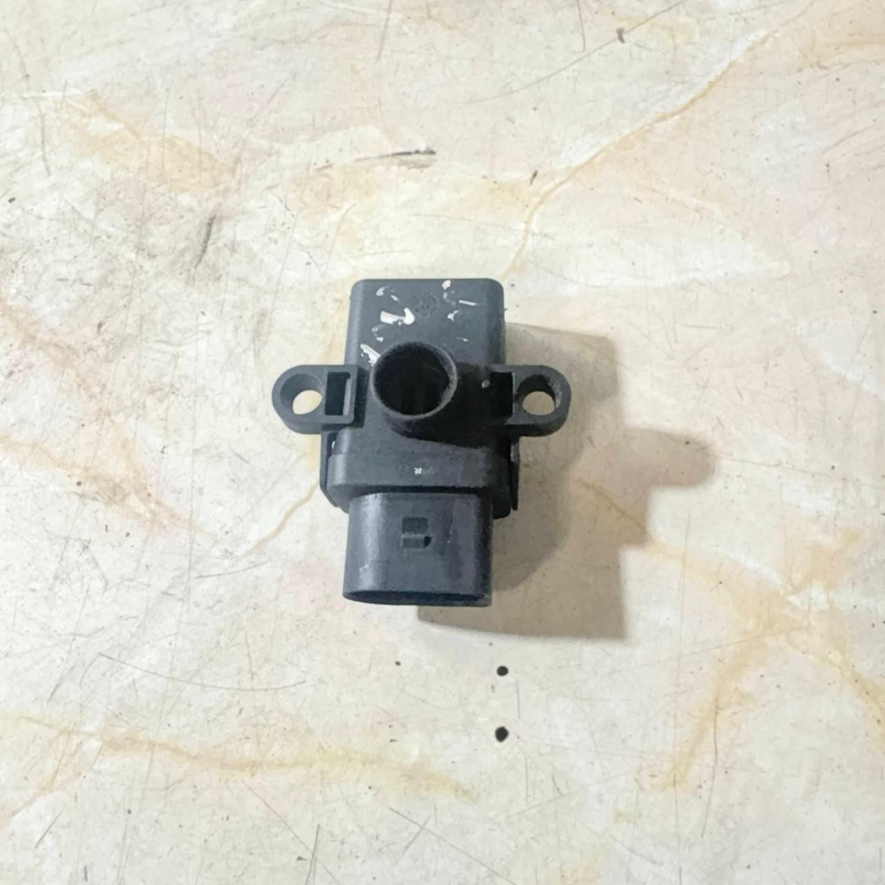 Skoda Fabia MK3 NJ 2017-2021 1.0 Petrol Brake Vacuum Pump Relay Module 008572-03