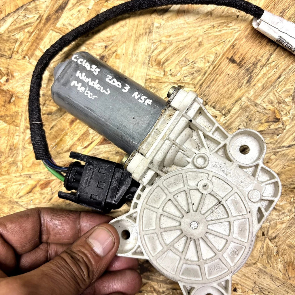 MERCEDES BENZ C E CLASS W203 W211 NSF WINDOW MOTOR A2118202942 2003