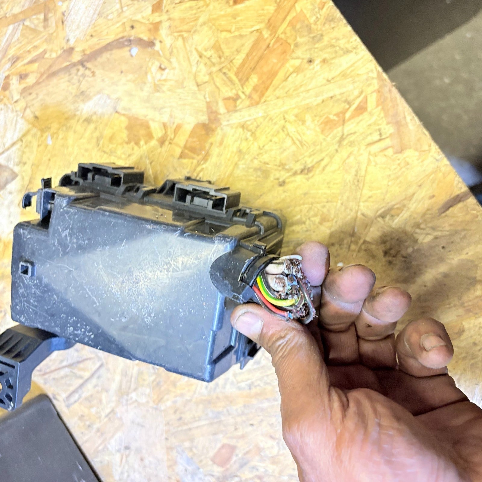 Nissan Pixo Fuse Box/Relay Junction Under Dashboard 1.0 Petrol 2009-2013