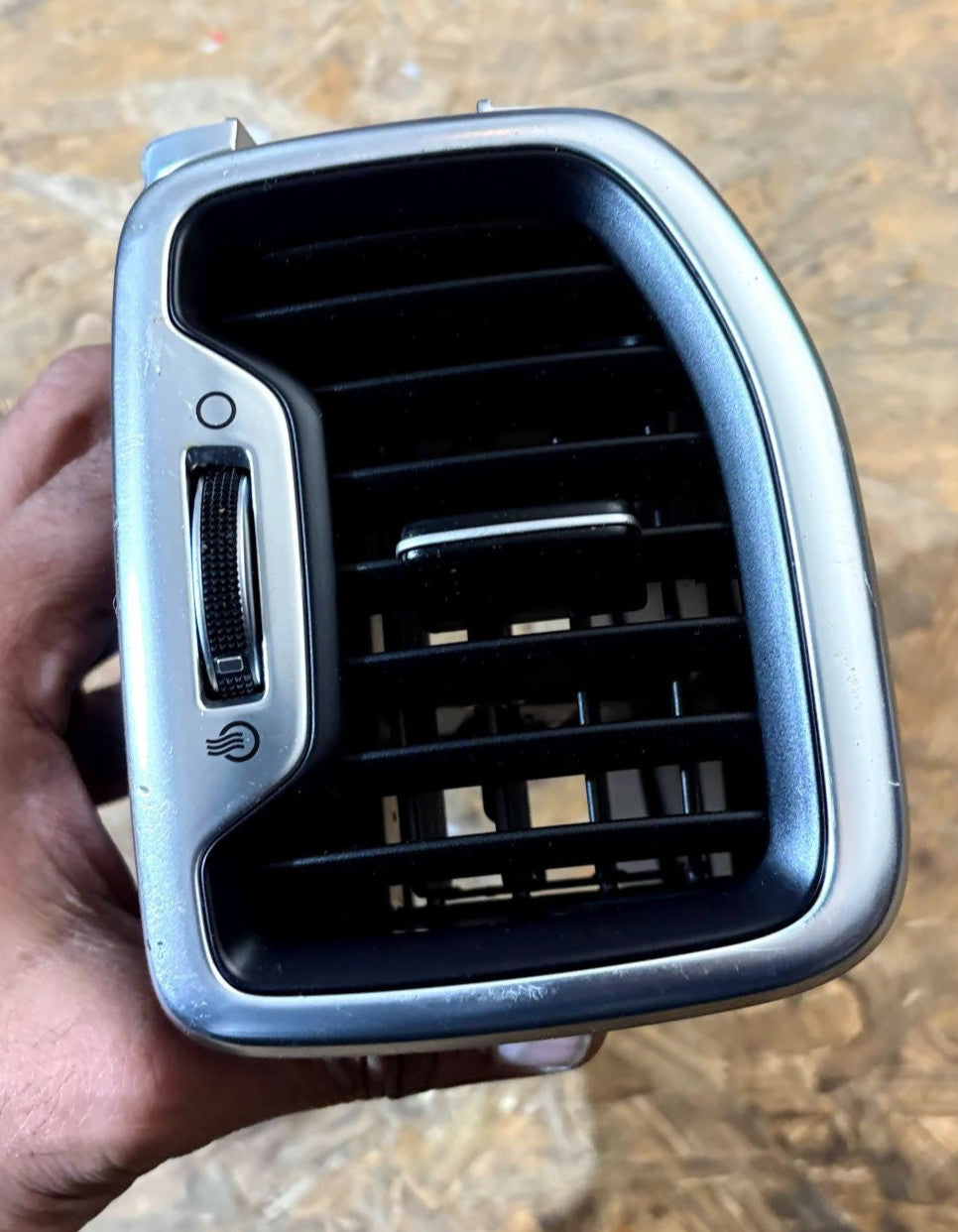 Kia Sportage Mk4 QL 2016-2021 Front Left Dash Air Vent Grille 97480-F1900SA1