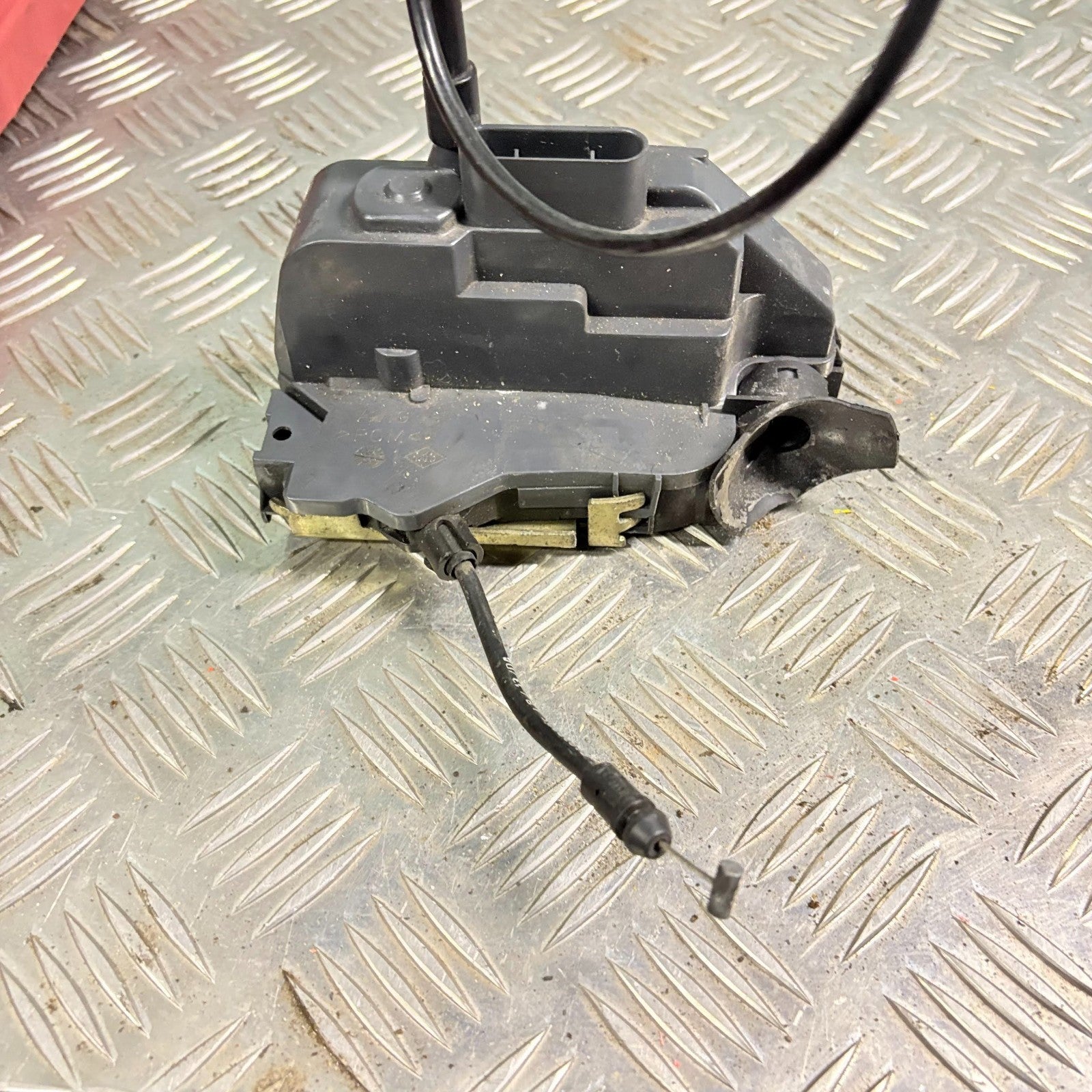 Renault Scenic 2004 NSF Passenger Front Door Lock Latch Mechanism