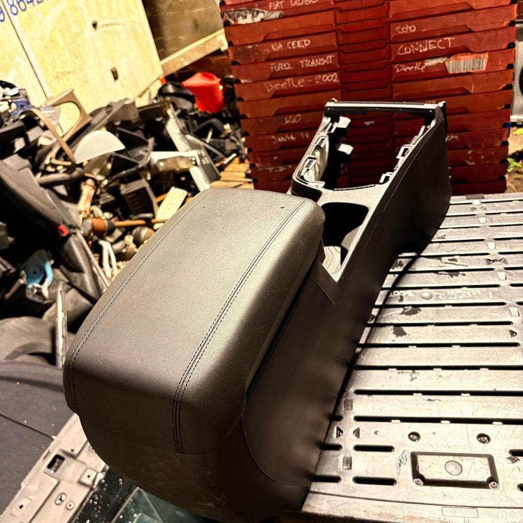 SSANGYONG TIVOLI X100 2015-2019 RHD CENTRE CONSOLE ARMREST STORAGE 77911-35500