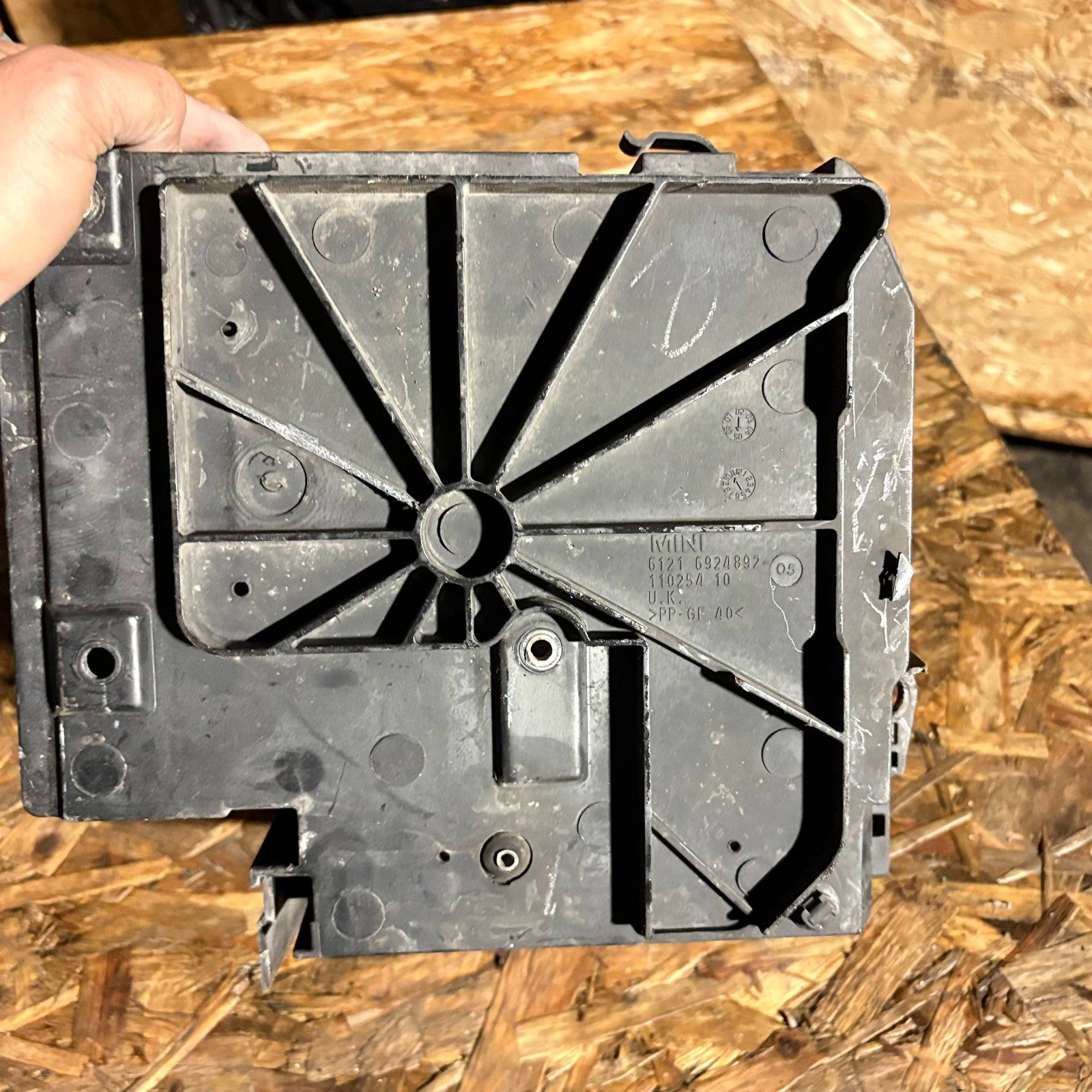 MINI COOPER R52 CONVERTIBLE 2004-2008 BATTERY BOX 6924892