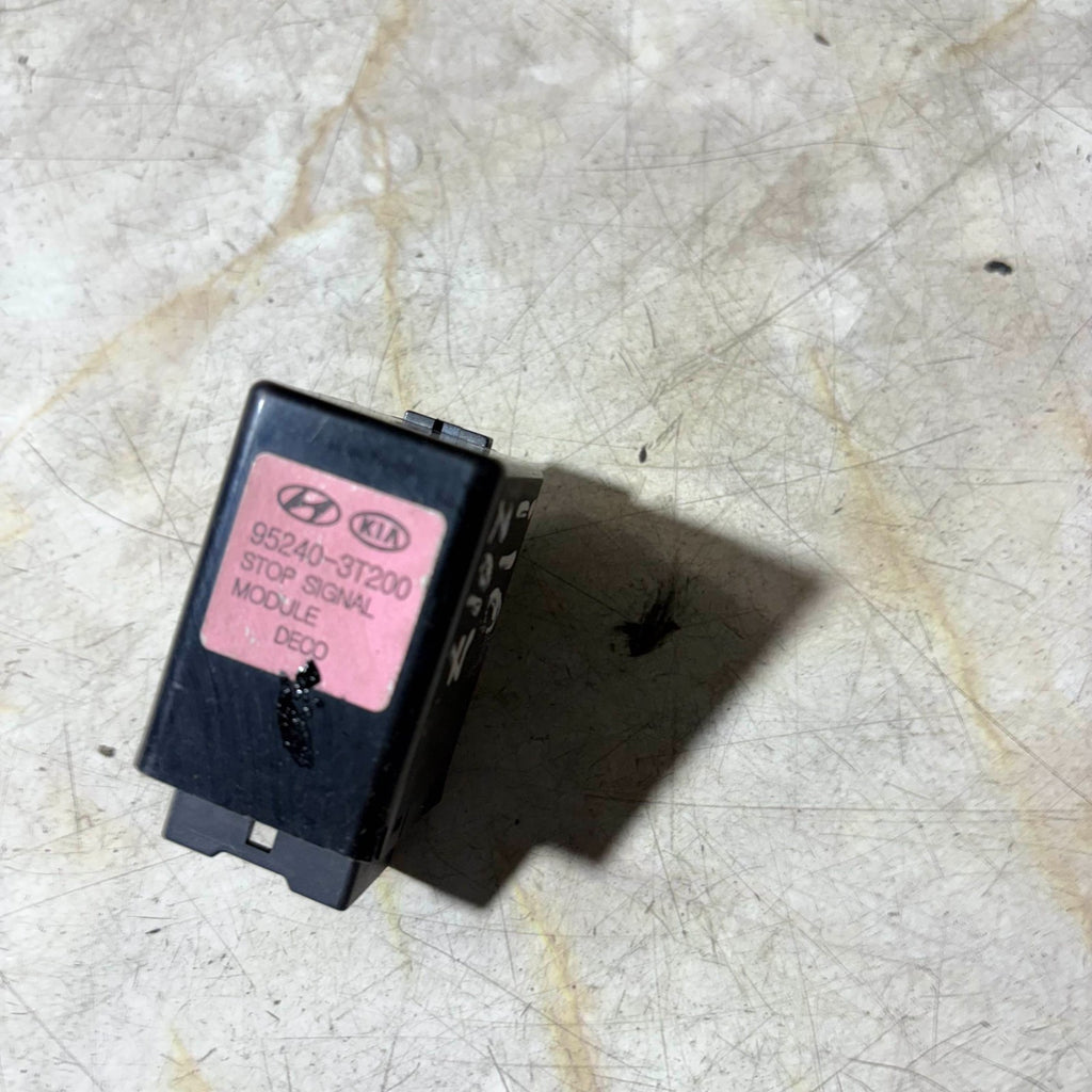 HYUNDAI i10 SE MK2 2013-2019 STOP SIGNAL MODULE RELAY 95240-3T200