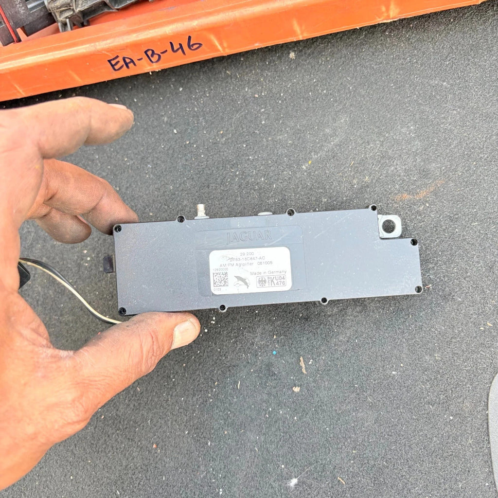 Jaguar S-Type 2003-2008 AM/FM Antenna Amplifier Module 2R83-18C847-AC