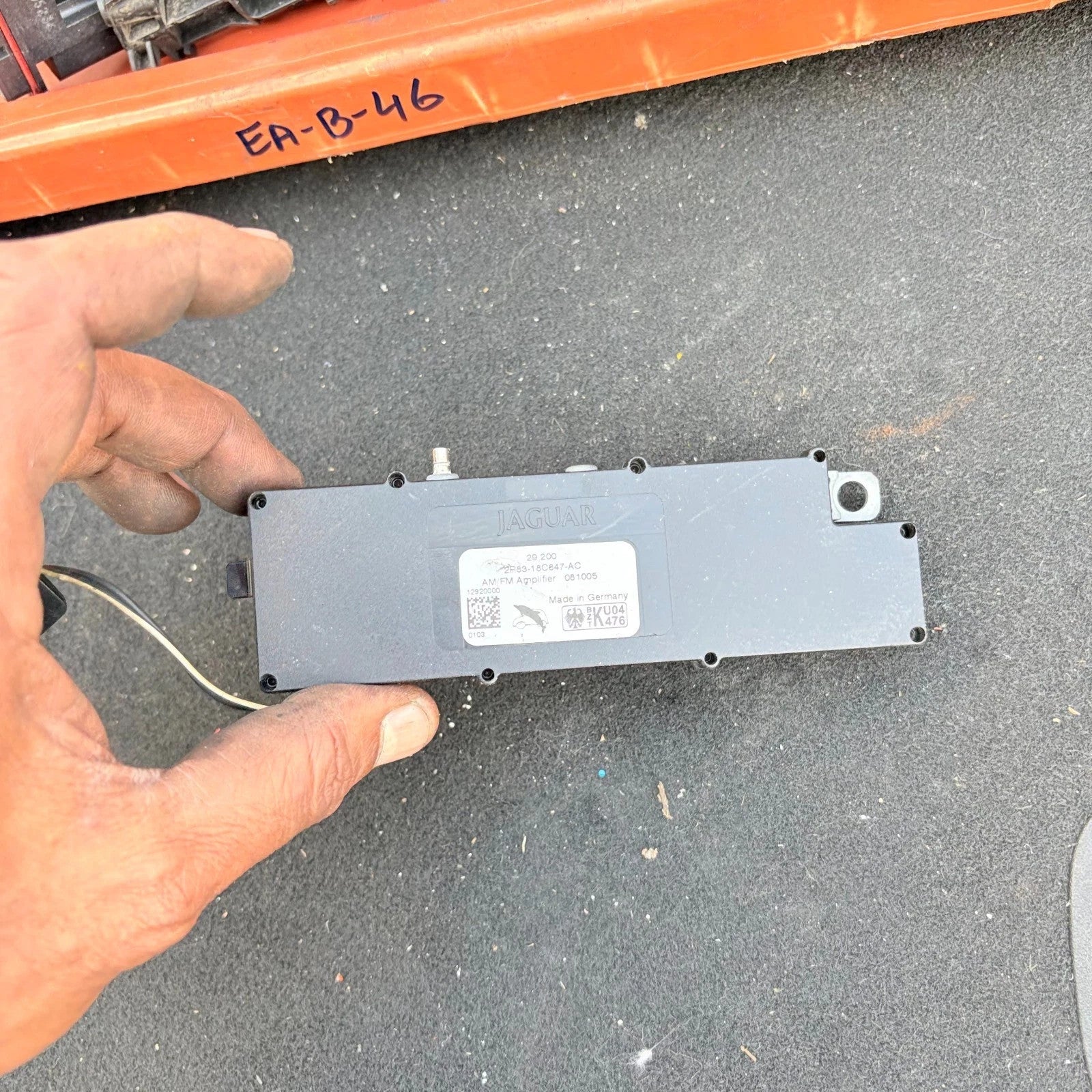 Jaguar S-Type 2003-2008 AM/FM Antenna Amplifier Module 2R83-18C847-AC