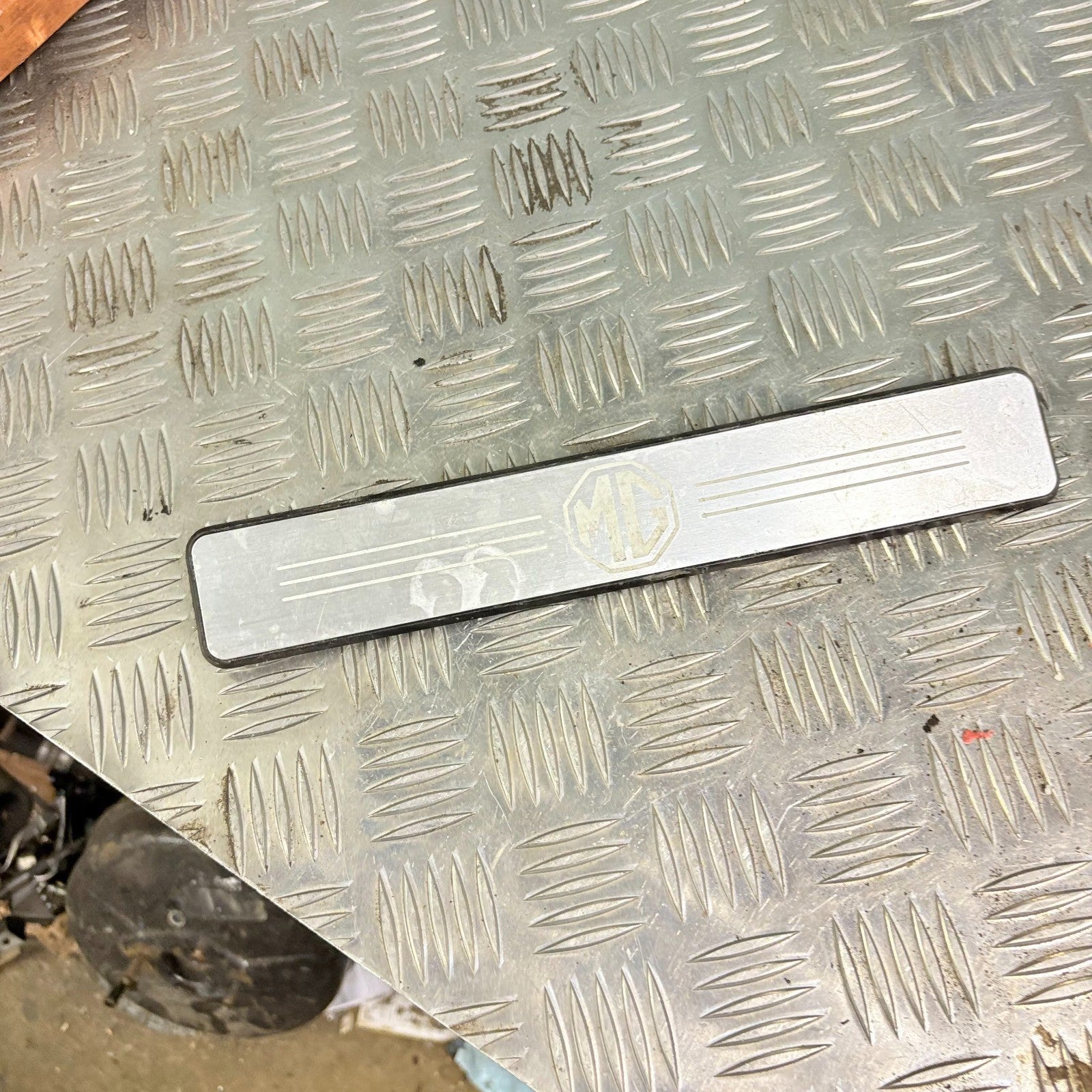 2011-16 MG6 GT MK1 Offside Driver Rear Foot Step Trim Plate 10012153