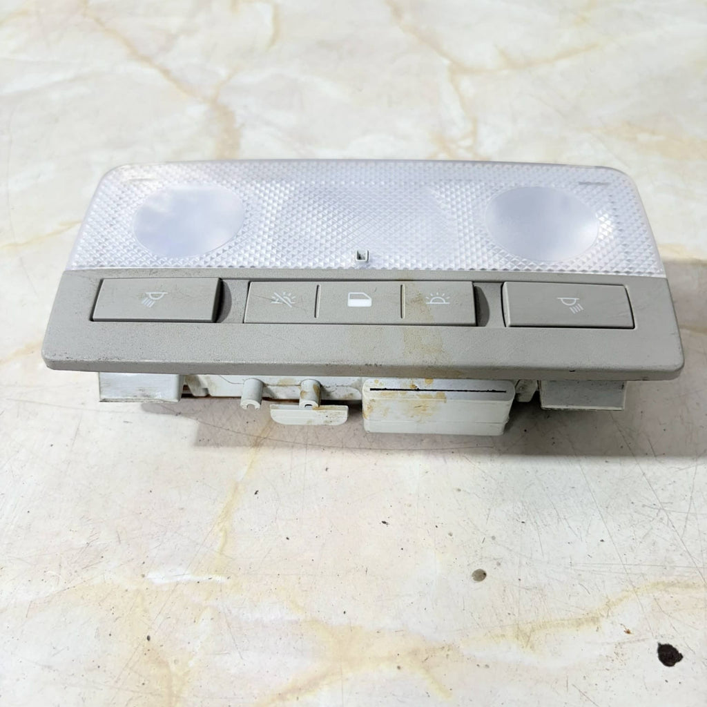 Vauxhall Astra J Front Interior Roof Light Courtesy 316627975 2010